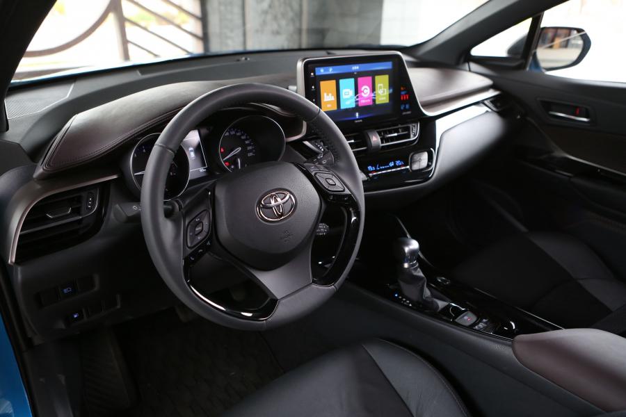 Интерьер Toyota Izoa 2018 года  (фото 8 из 24)
